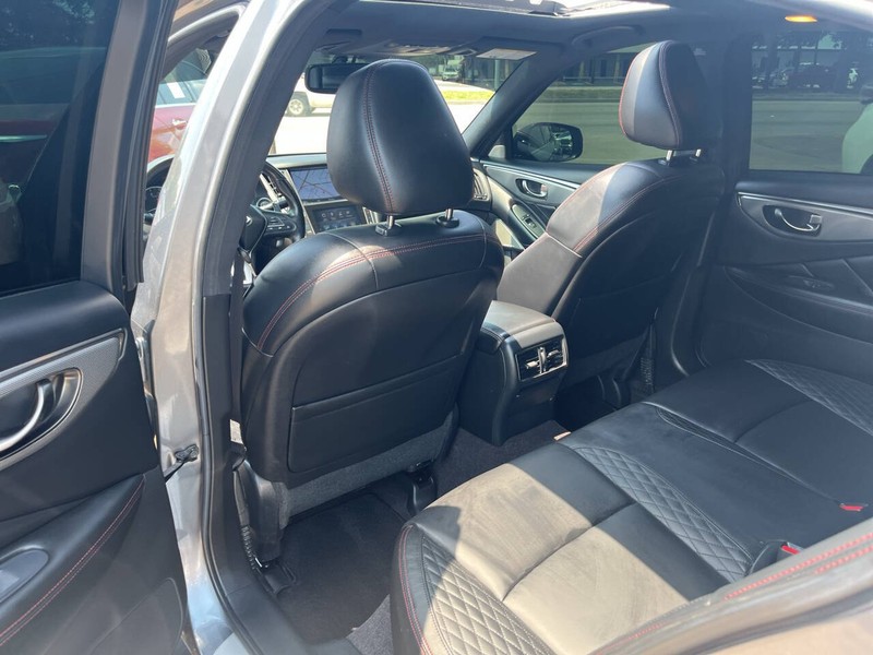 INFINITI Q50 Vehicle Image 17