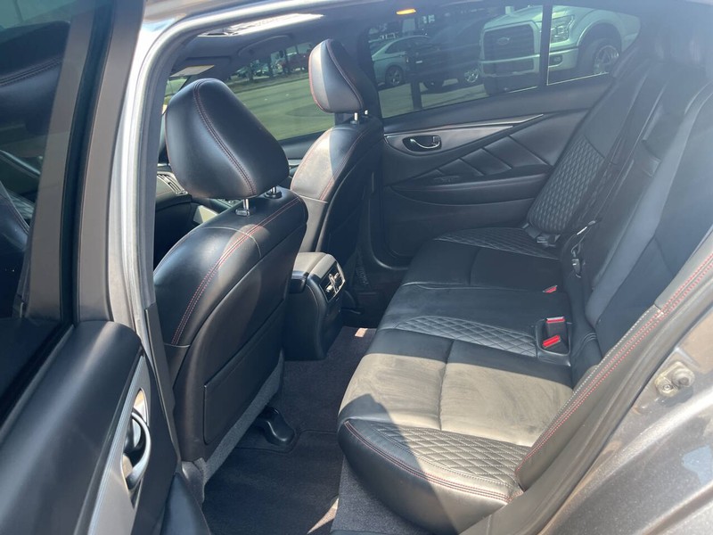 INFINITI Q50 Vehicle Image 18