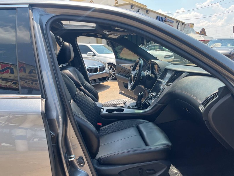 INFINITI Q50 Vehicle Image 21