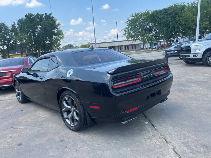 Dodge Challenger Vehicle Image 04