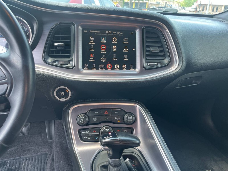Dodge Challenger Vehicle Image 13