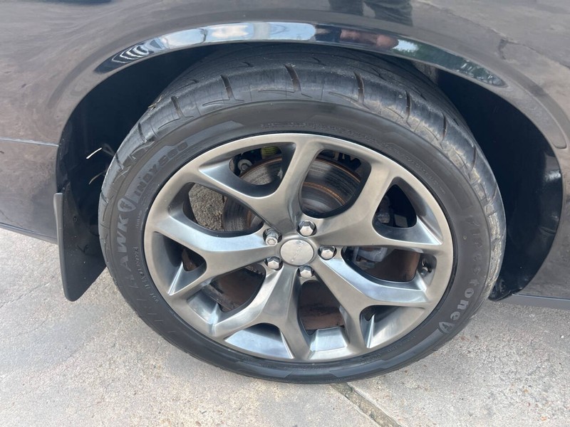 Dodge Challenger Vehicle Image 18