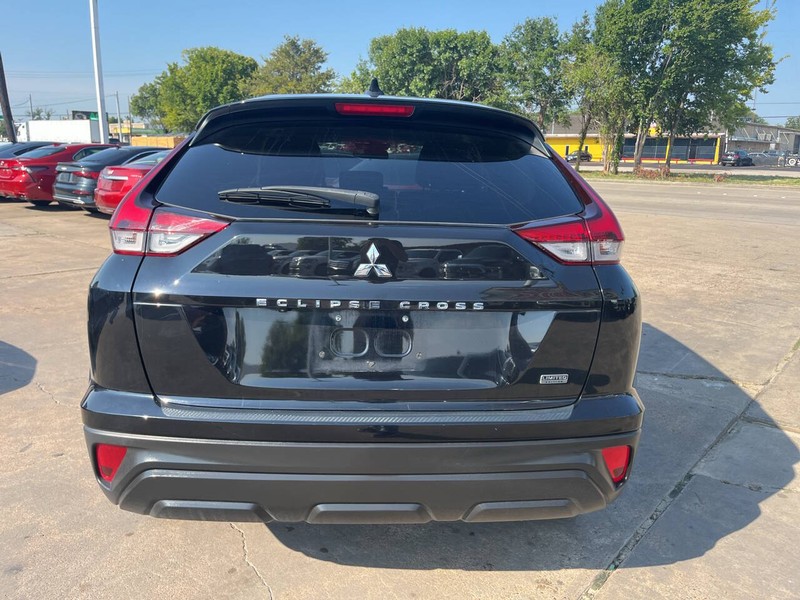 Mitsubishi Eclipse Cross Vehicle Image 04