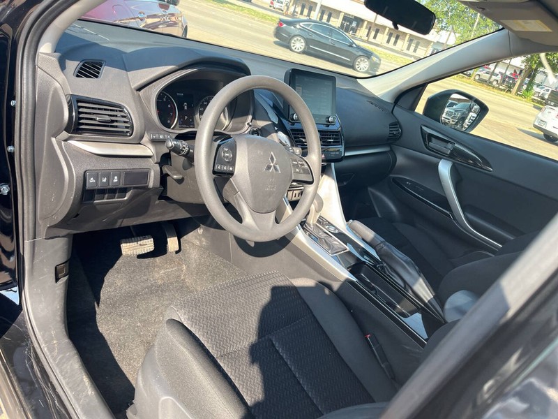 Mitsubishi Eclipse Cross Vehicle Image 07