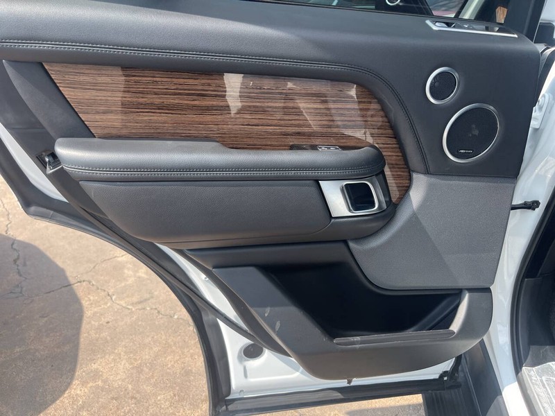 Land Rover Range Rover Vehicle Image 17