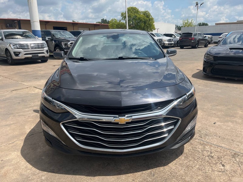 Chevrolet Malibu Vehicle Image 02