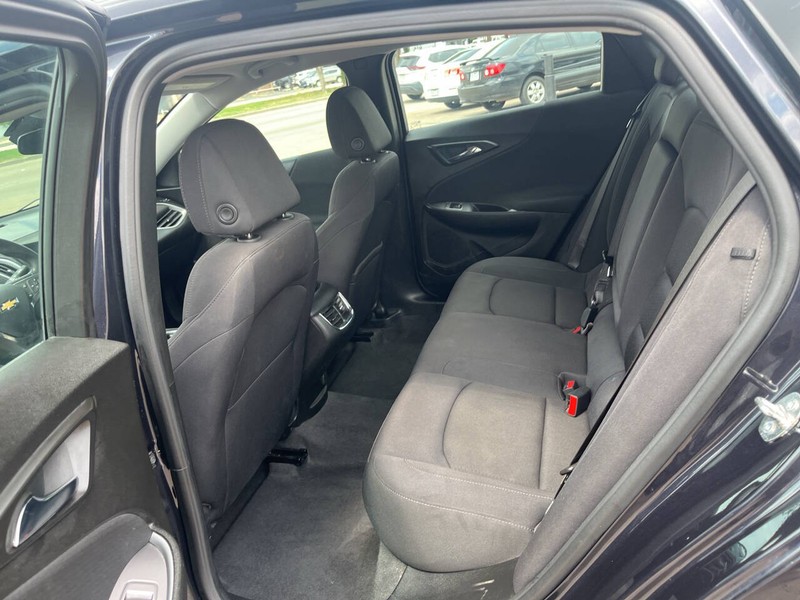 Chevrolet Malibu Vehicle Image 15