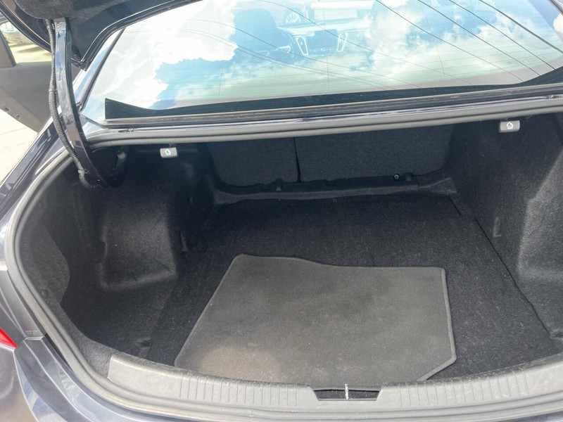 Chevrolet Malibu Vehicle Image 16