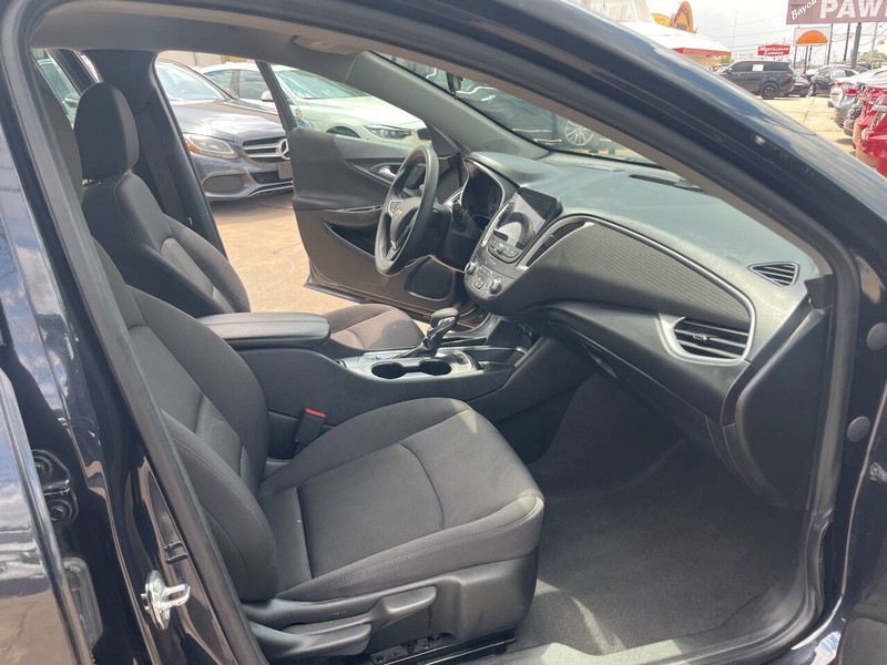 Chevrolet Malibu Vehicle Image 18