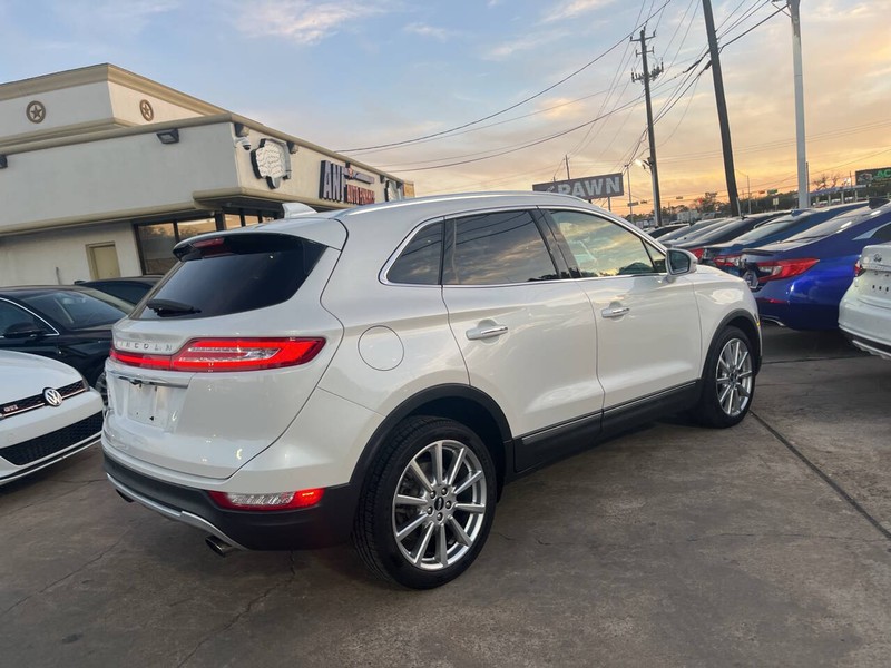 Lincoln MKC Vehicle Image 05