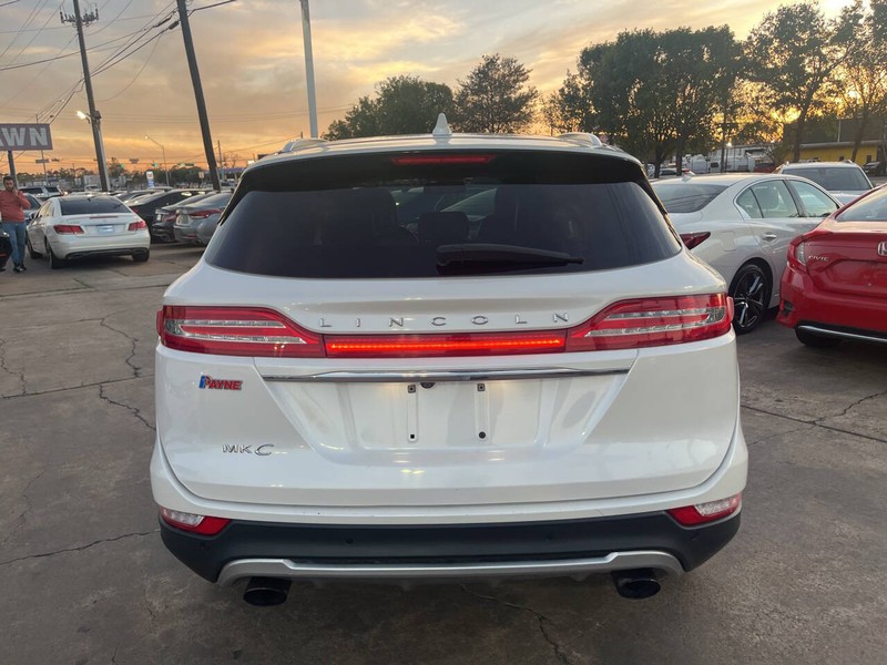 Lincoln MKC Vehicle Image 06