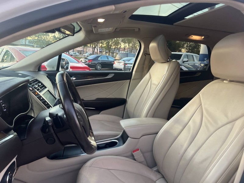 Lincoln MKC Vehicle Image 10