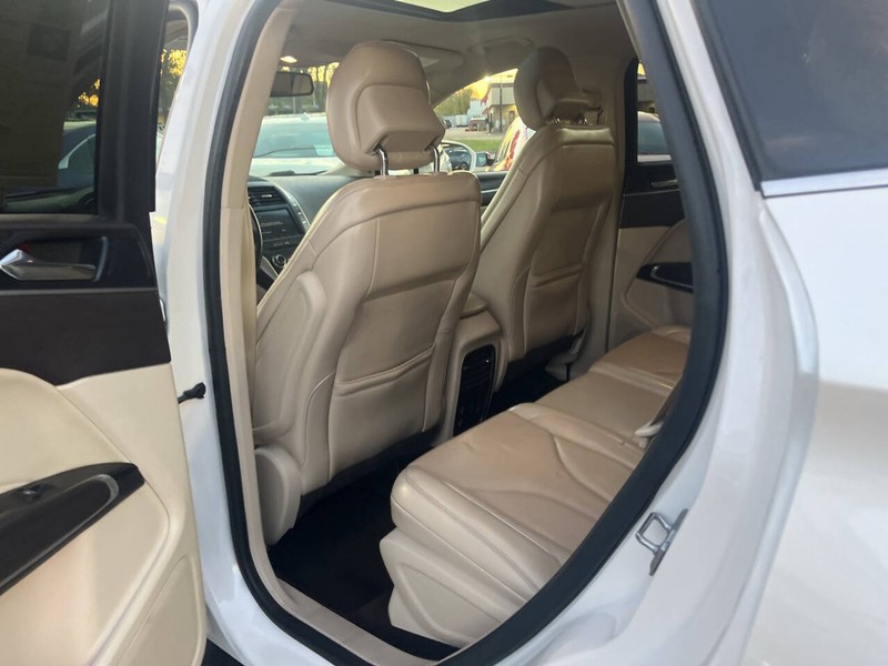 Lincoln MKC Vehicle Image 14
