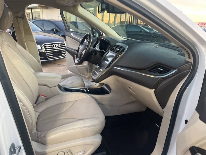 Lincoln MKC Vehicle Image 20