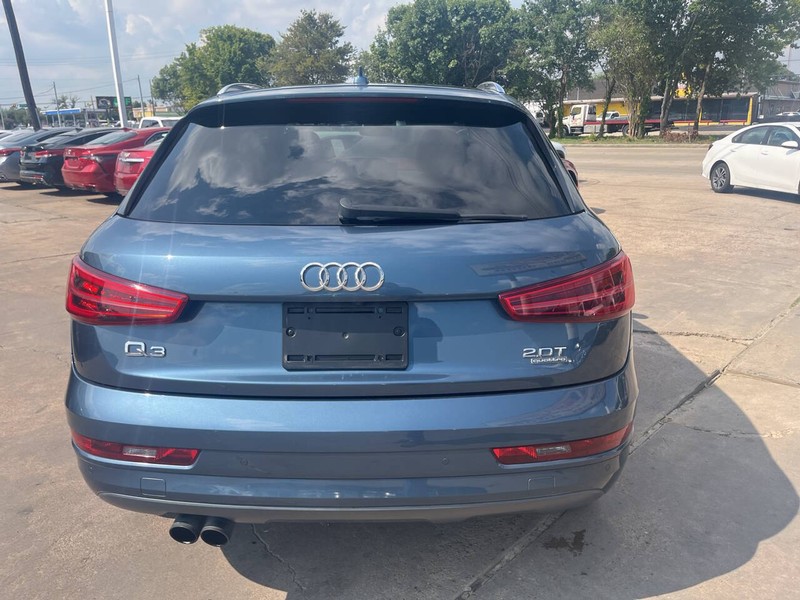 Audi Q3 Vehicle Image 04