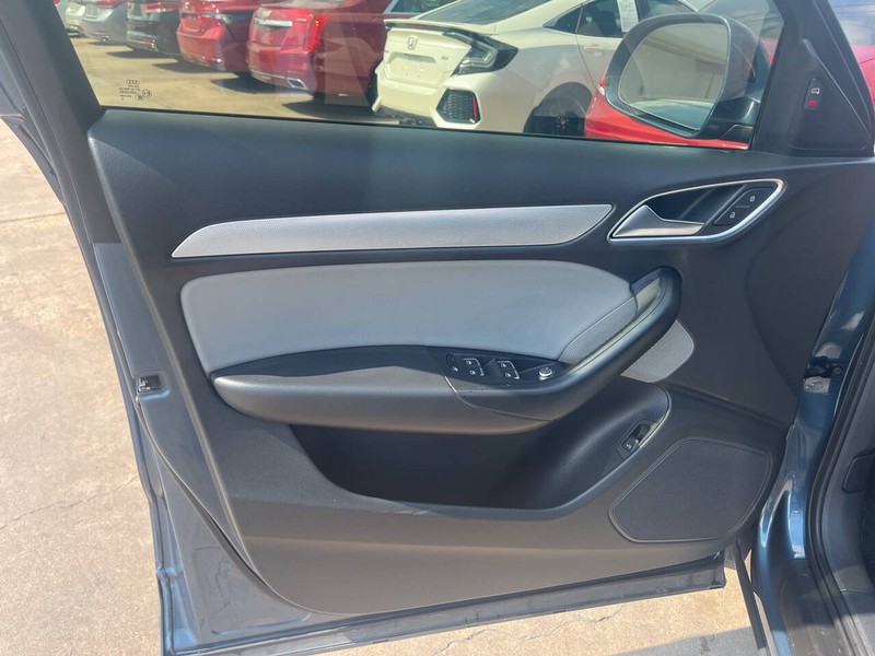 Audi Q3 Vehicle Image 06