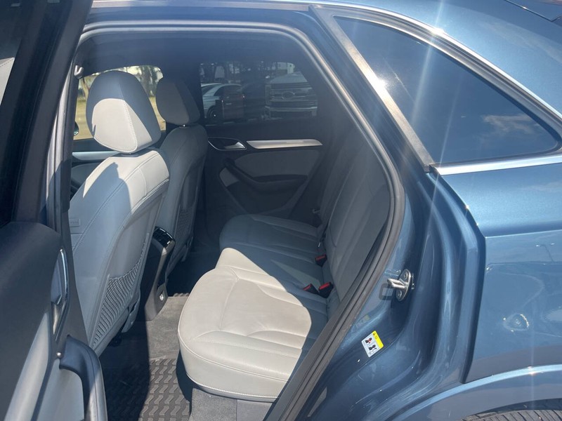 Audi Q3 Vehicle Image 14