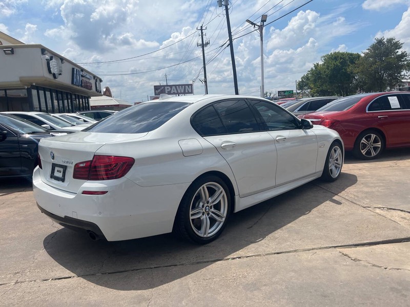 BMW 5 Series Vehicle Image 03