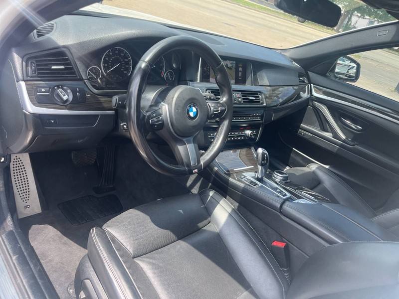 BMW 5 Series Vehicle Image 07