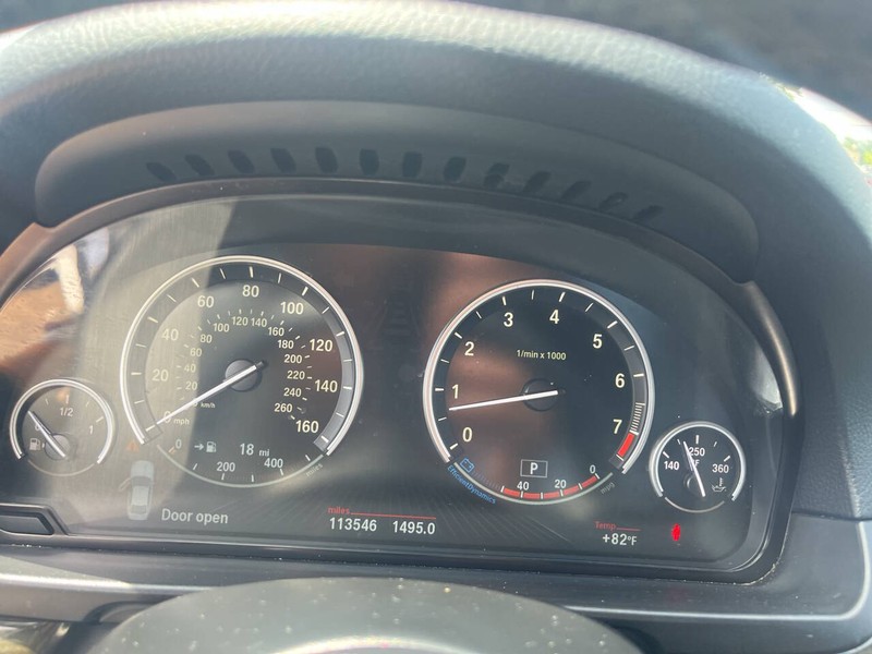 BMW 5 Series Vehicle Image 08