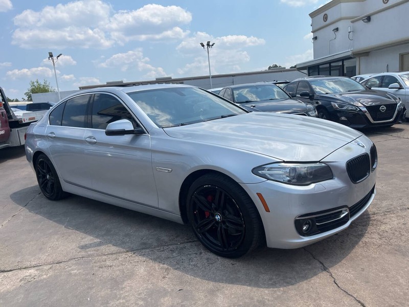 BMW 5 Series Vehicle Image 02