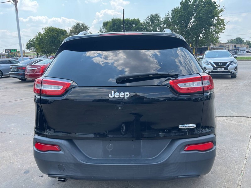 Jeep Cherokee Vehicle Image 04