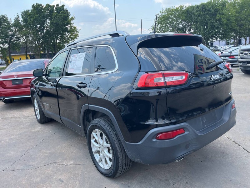Jeep Cherokee Vehicle Image 05