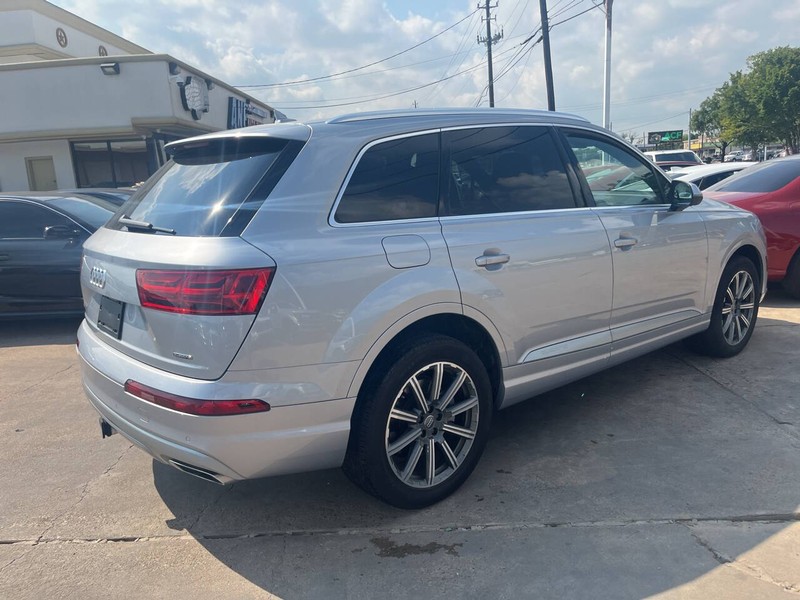 Audi Q7 Vehicle Image 03