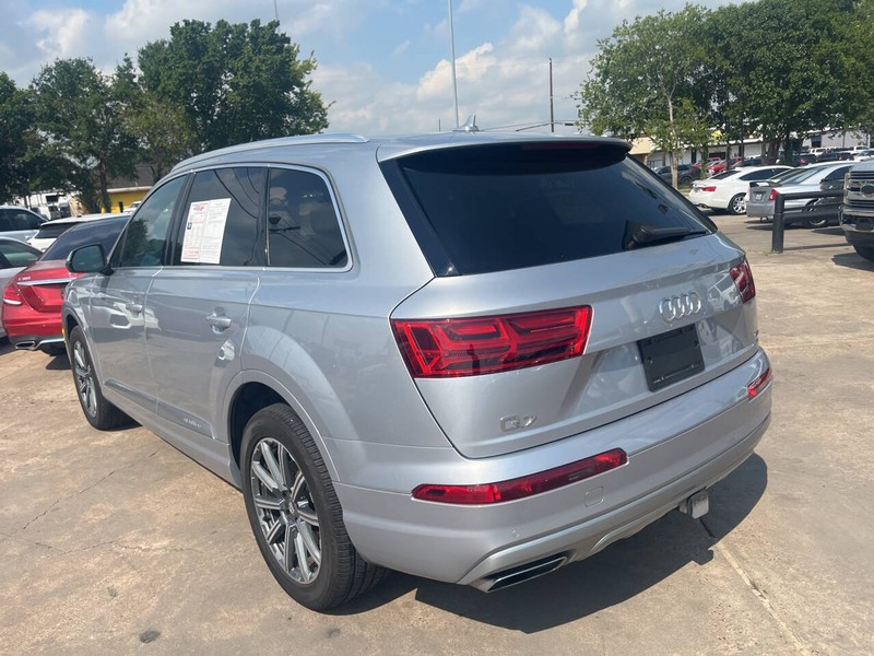 Audi Q7 Vehicle Image 05