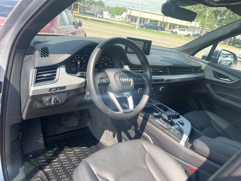 Audi Q7 Vehicle Image 08