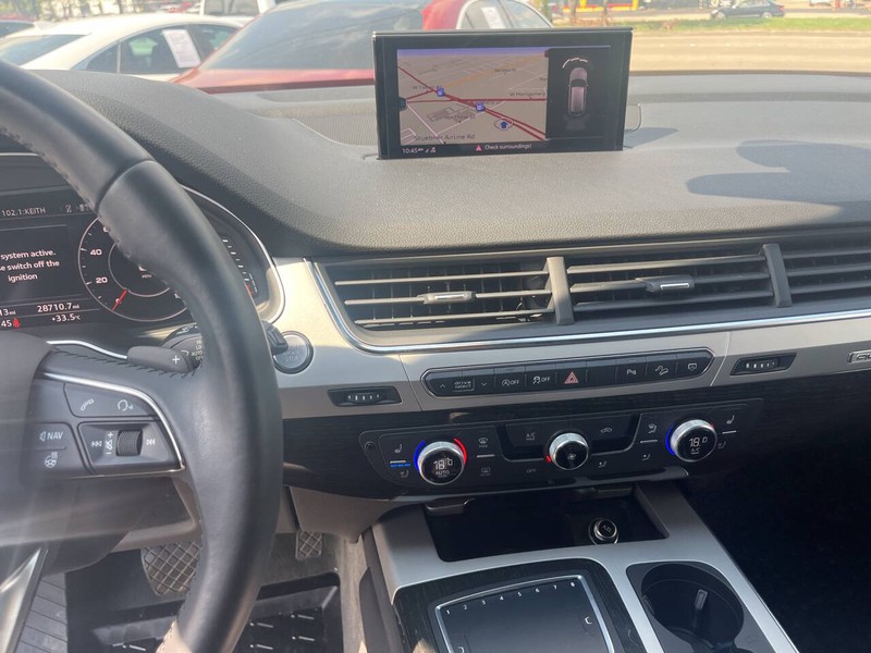 Audi Q7 Vehicle Image 14