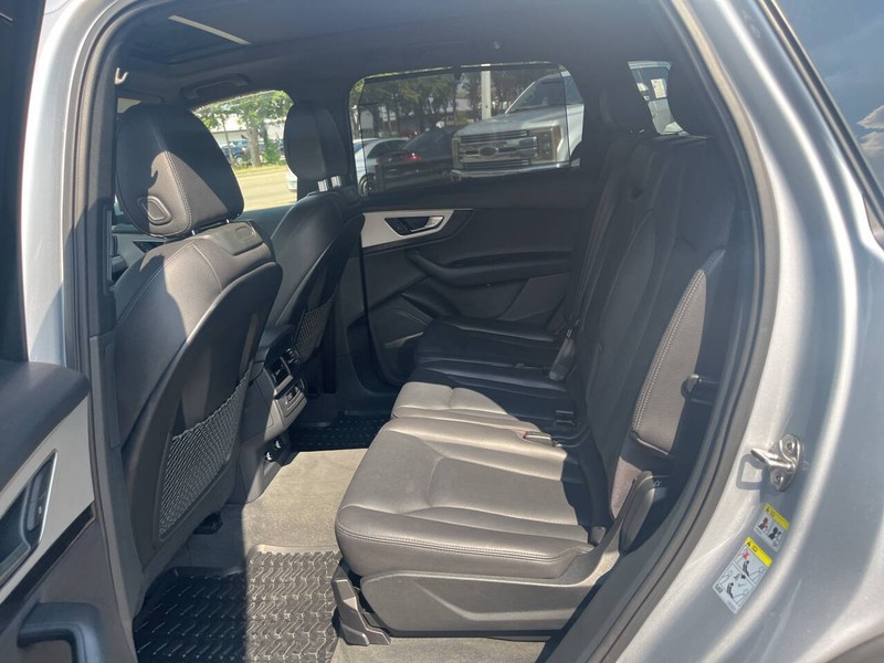 Audi Q7 Vehicle Image 19