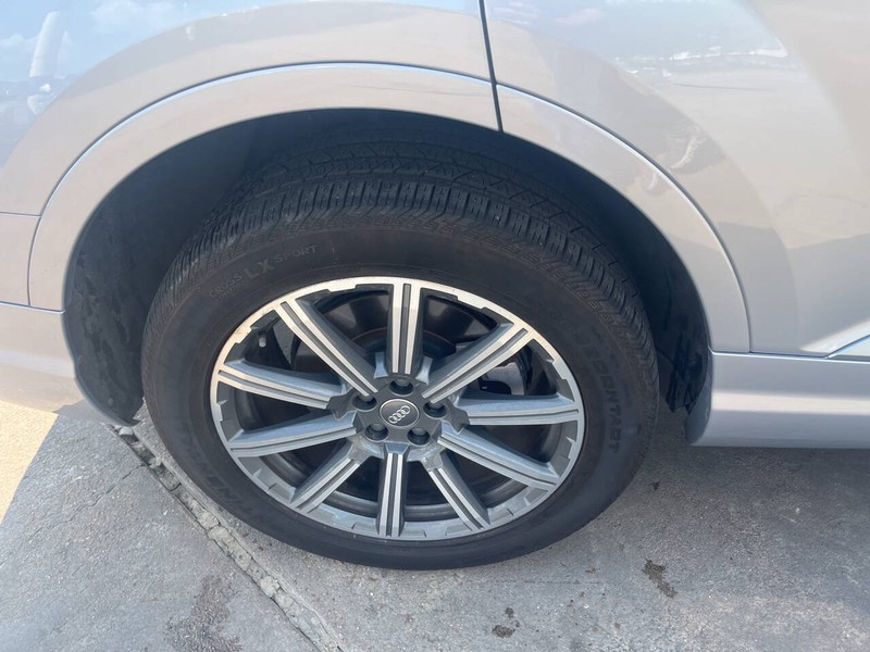 Audi Q7 Vehicle Image 25