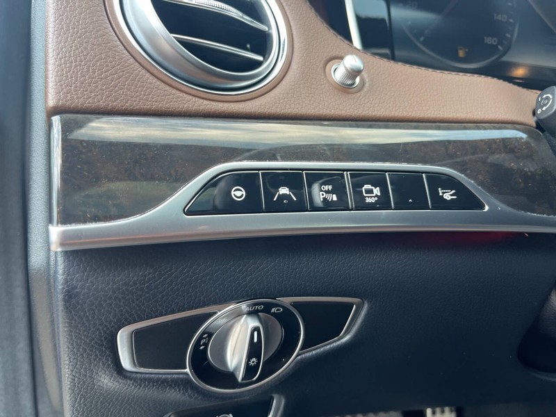 Mercedes-Benz S-Class Vehicle Image 10