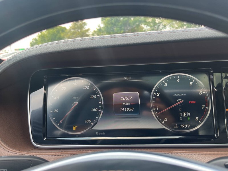 Mercedes-Benz S-Class Vehicle Image 11