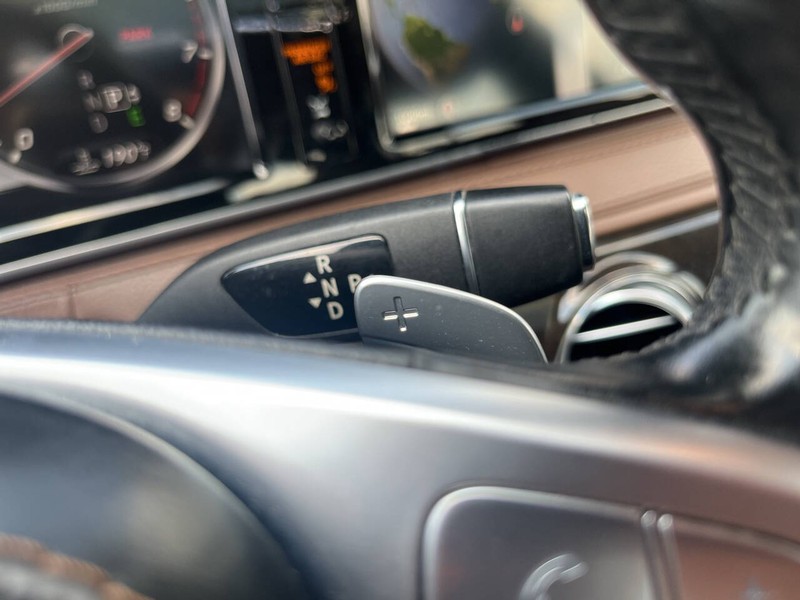 Mercedes-Benz S-Class Vehicle Image 13