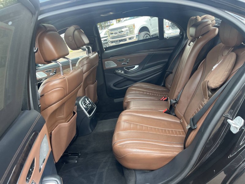 Mercedes-Benz S-Class Vehicle Image 18