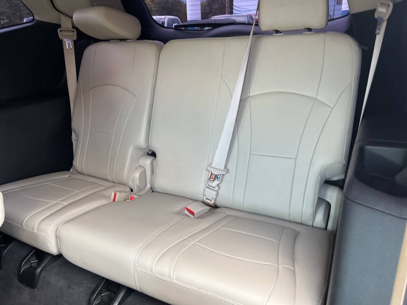 Buick Enclave Vehicle Image 09