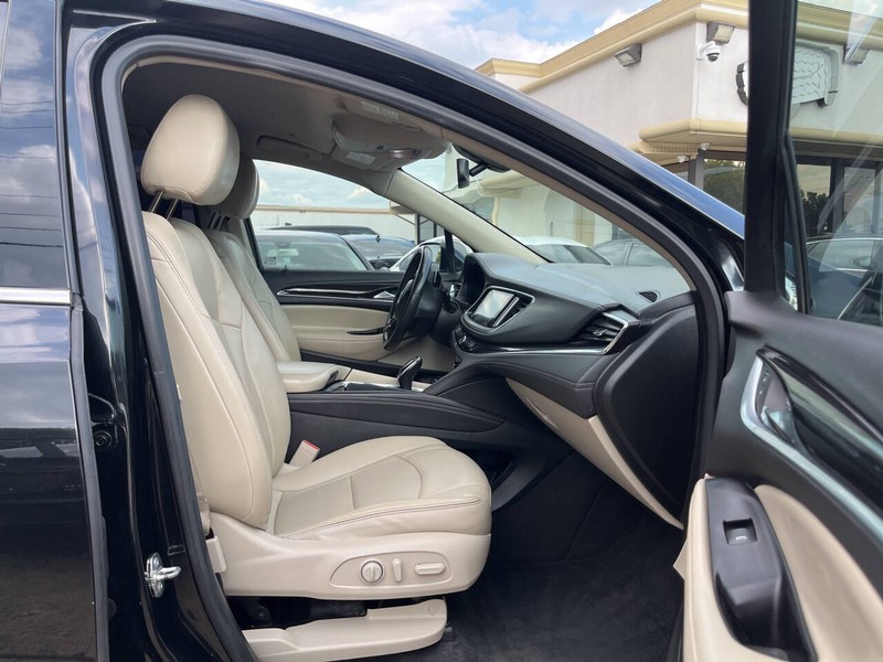 Buick Enclave Vehicle Image 13