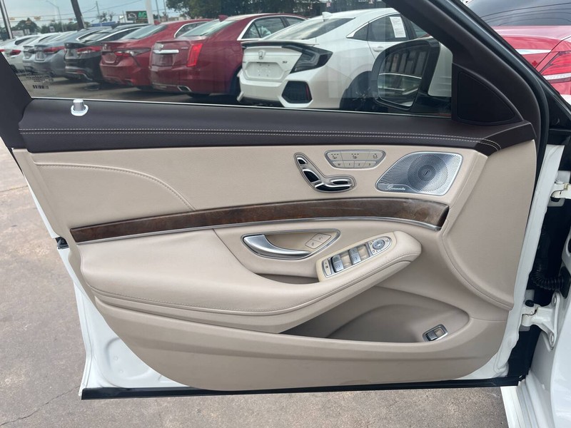 Mercedes-Benz S-Class Vehicle Image 06