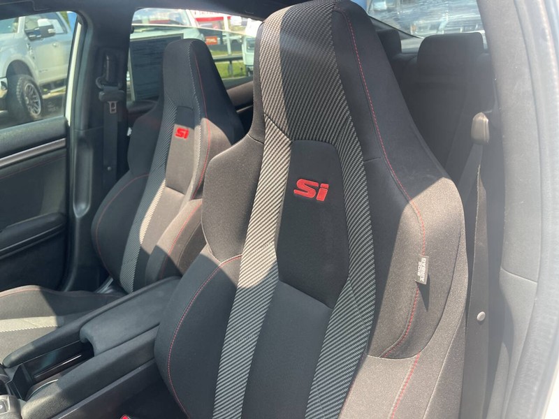Honda Civic Vehicle Image 13