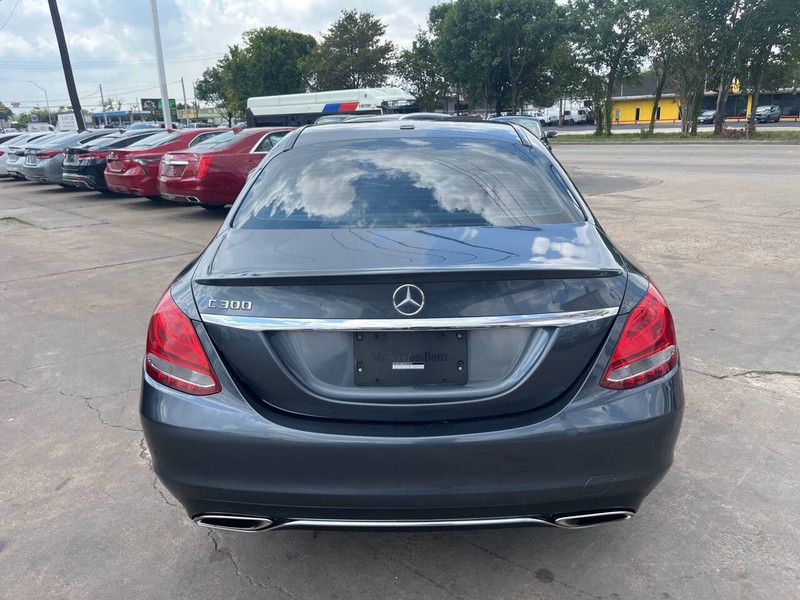 Mercedes-Benz C-Class Vehicle Image 05