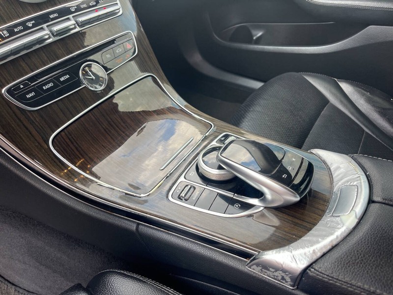 Mercedes-Benz C-Class Vehicle Image 14