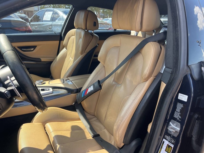 BMW M6 Vehicle Image 10