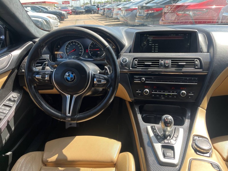 BMW M6 Vehicle Image 11