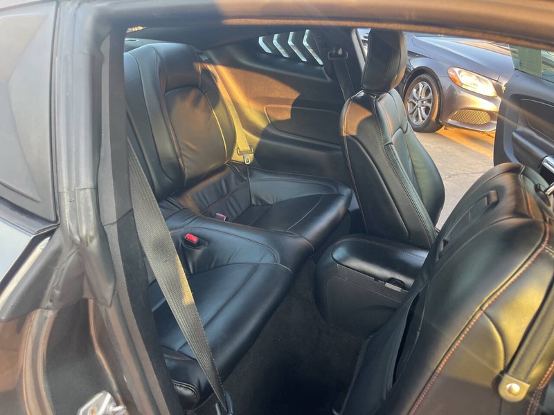 Ford Mustang Vehicle Image 18
