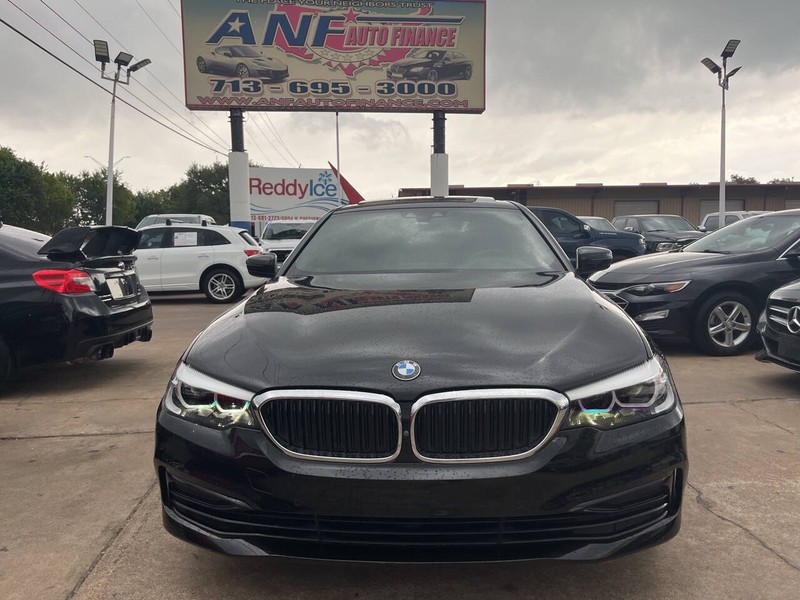 BMW 5 Series Vehicle Image 02