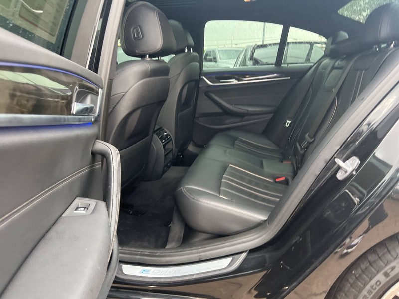 BMW 5 Series Vehicle Image 07