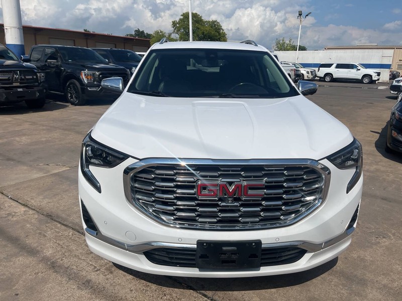 GMC Terrain Vehicle Image 02
