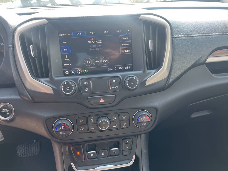 GMC Terrain Vehicle Image 09